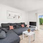 Villa Moradia *